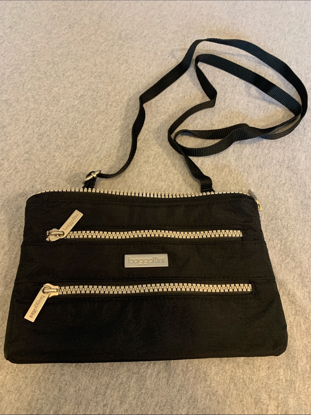 Baggallini small crossbody